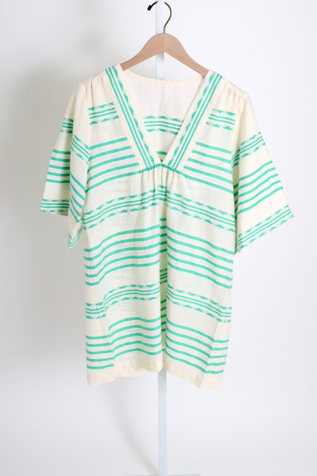 Belkis V-Neck - Chereka Green