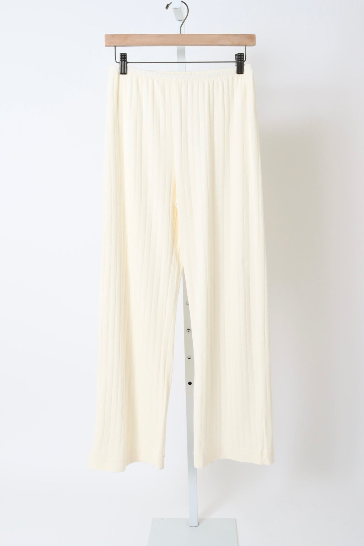 The Pointelle Simple Crop Pant - Creme