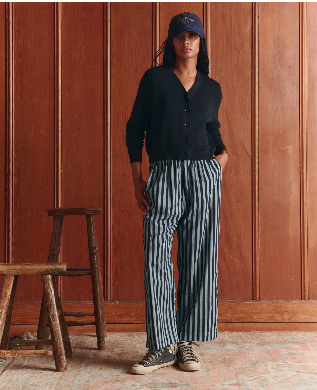 The Shrunken V-Neck Cardigan - Black